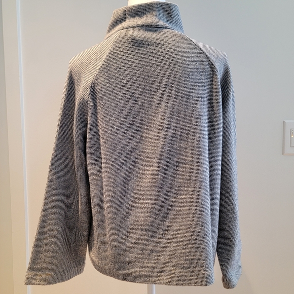 ❤️THEORY BLACK AND WHITE SWEATER - Picture 6 of 8